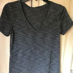 Lululemon Heather Gray V-Neck Athletic Top XS